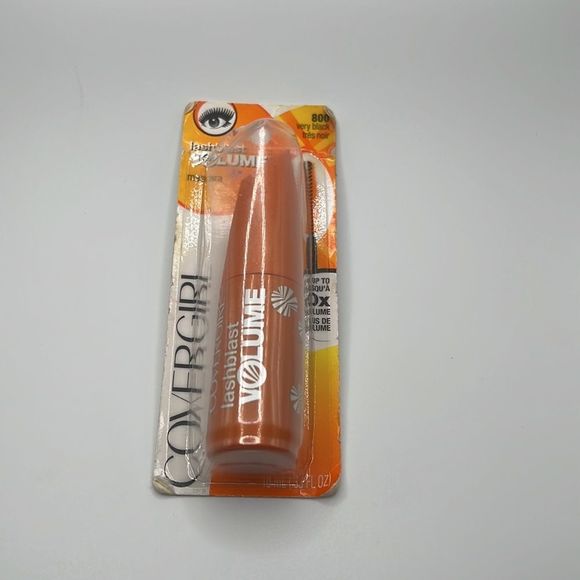 ✨NEW ✨ COVERGIRL LashBlast Volume Mascara 10ml - Picture 3 of 3